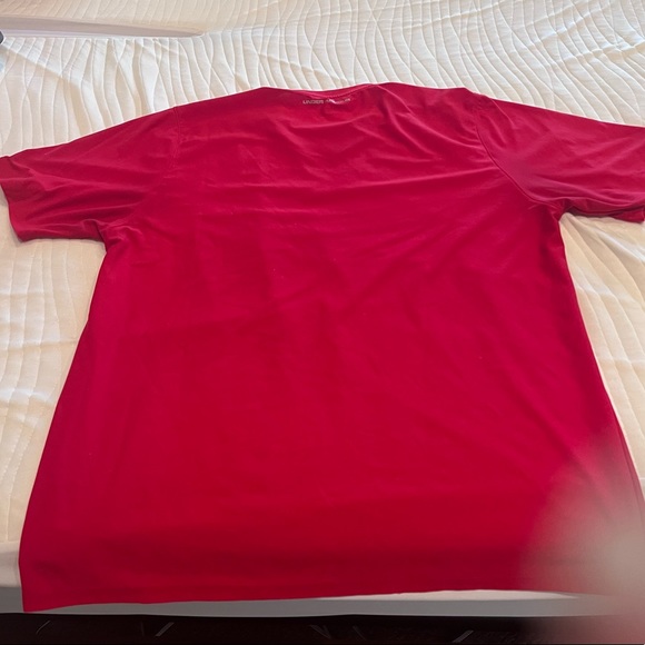 Men’s XL Under Armour red athletic t-shirt - Picture 2 of 2